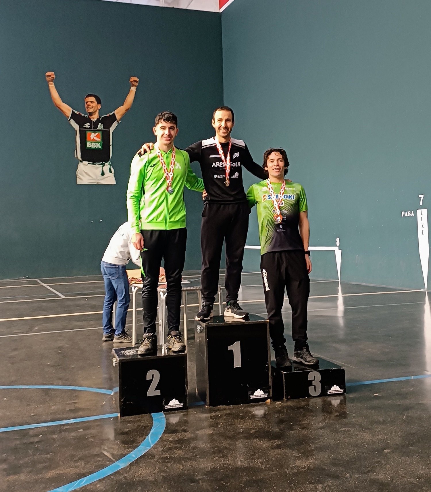 Niobe Arregui, de 17 años, da la campanada en el Campeonato Navarro de Duatlón